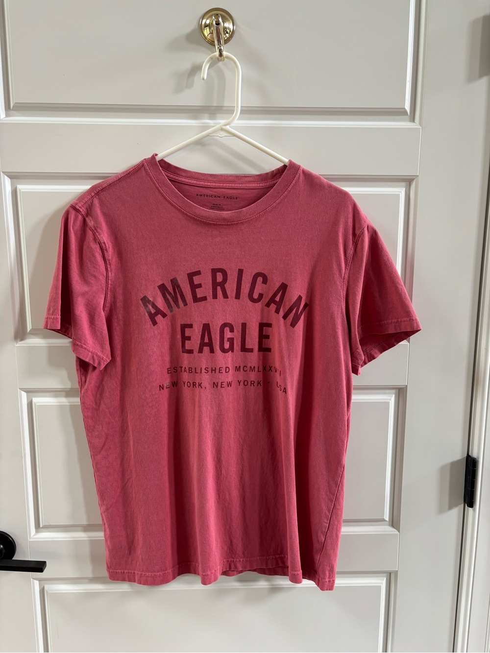 American Eagle Rosewood Graphic Tee Size Medium Short Sleeve T-Shirt